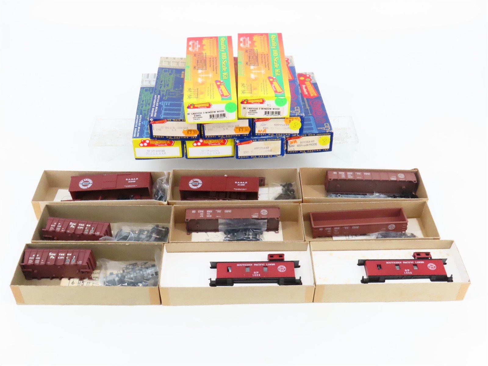 Lot of 9 HO Scale Roundhouse Kits SP SA&AP Freight Cars