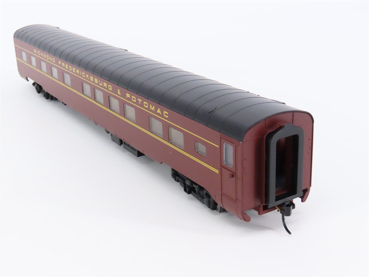 HO Walthers 932-16843 RF&amp;P Richmond Fredericksburg &amp; Potomac Sleeper Passenger