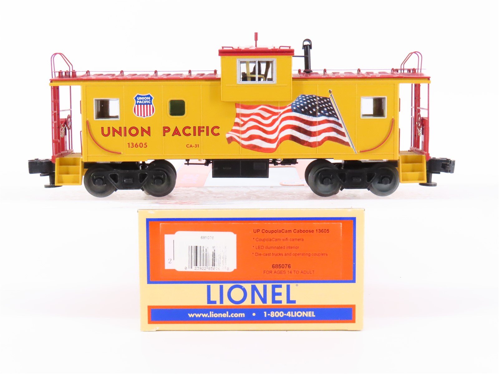 O Gauge 3-Rail Lionel 685076 UP Union Pacific Extended Vision Caboose w/ Camera