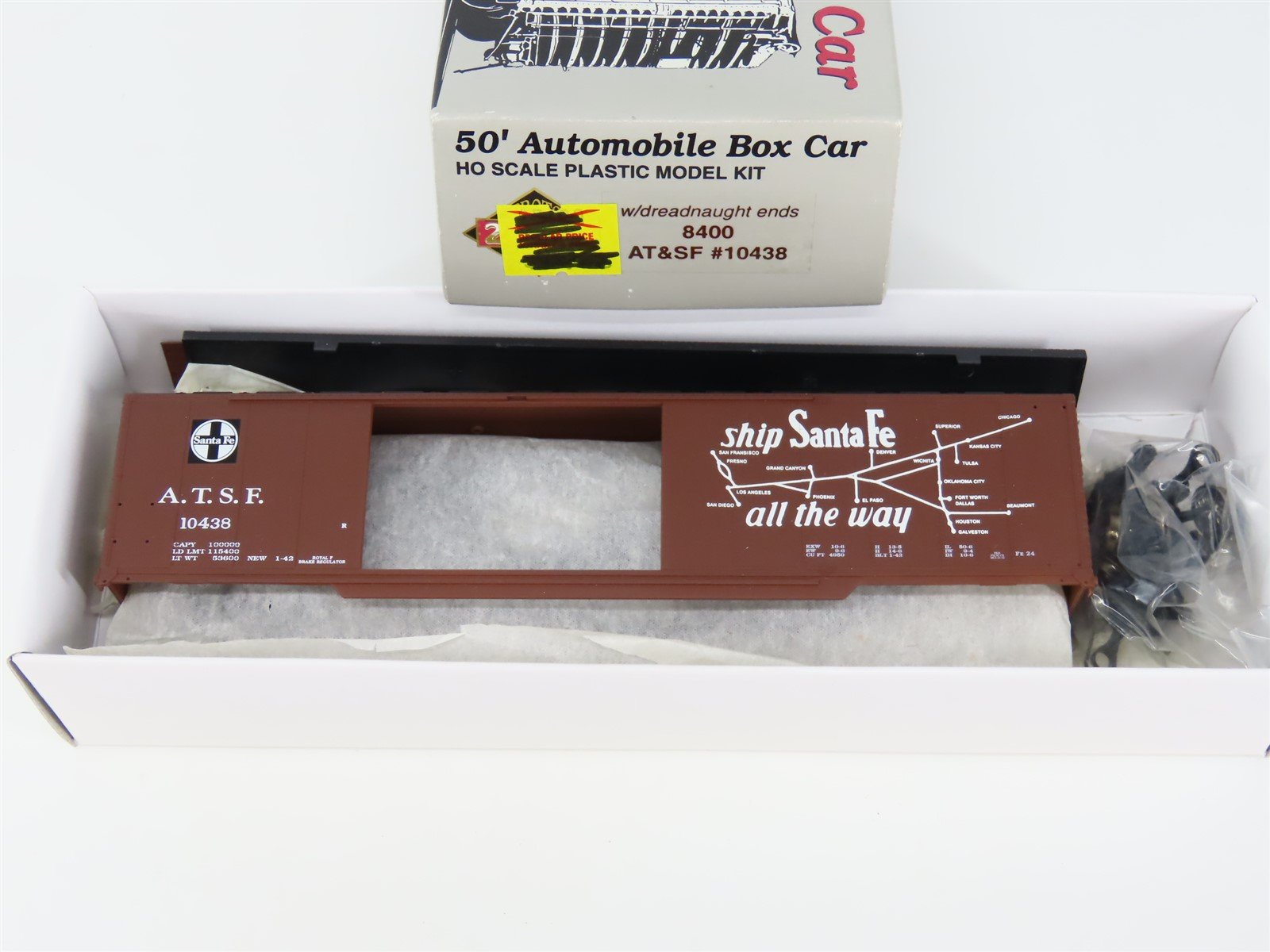 HO PROTO 2000 Kit #8400 ATSF Santa Fe Railroad 50' Automobile Box Car #10438