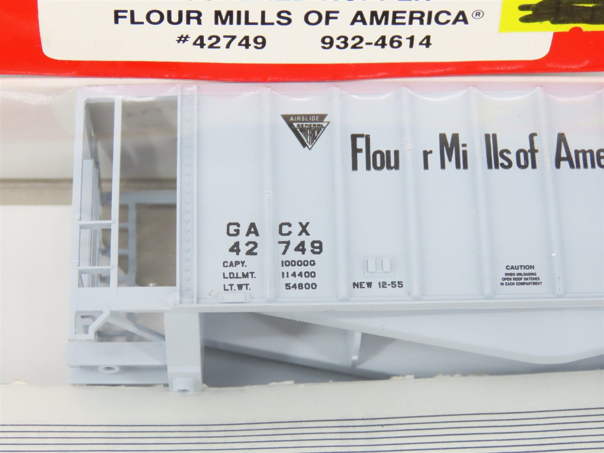 HO Scale Walthers 932-4614 GACX Flour Mills of America 39&#39; Hopper #42749 Kit