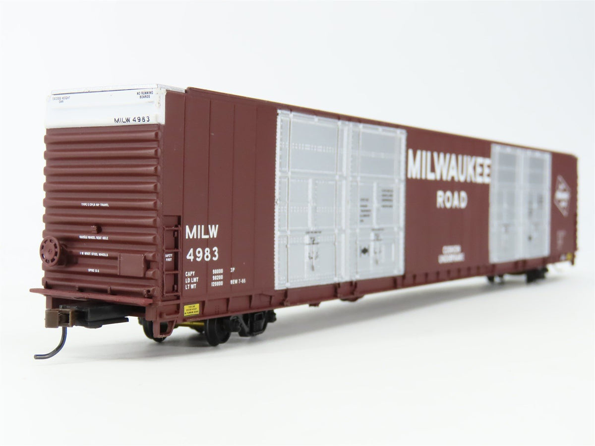 HO Scale Walthers 932-3532 MILW Milwaukee Road Hi-Cube 86&#39; Box Car #4983