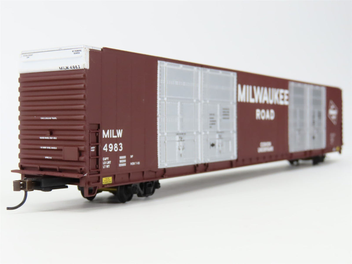 HO Scale Walthers 932-3532 MILW Milwaukee Road Hi-Cube 86&#39; Box Car #4983