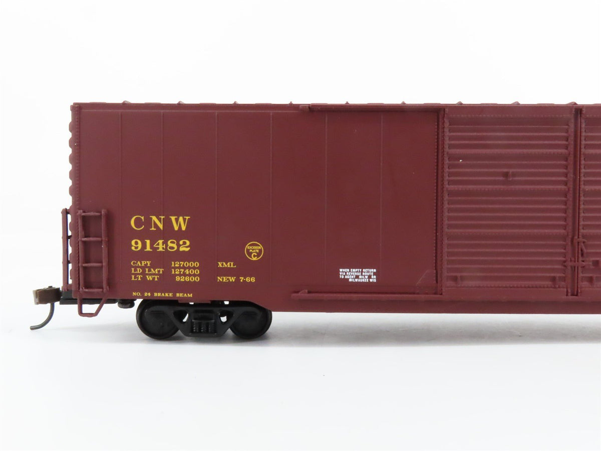 HO Scale Walthers #932-3584 CNW Chicago &amp; North Western 60&#39; Auto Box Car #91482