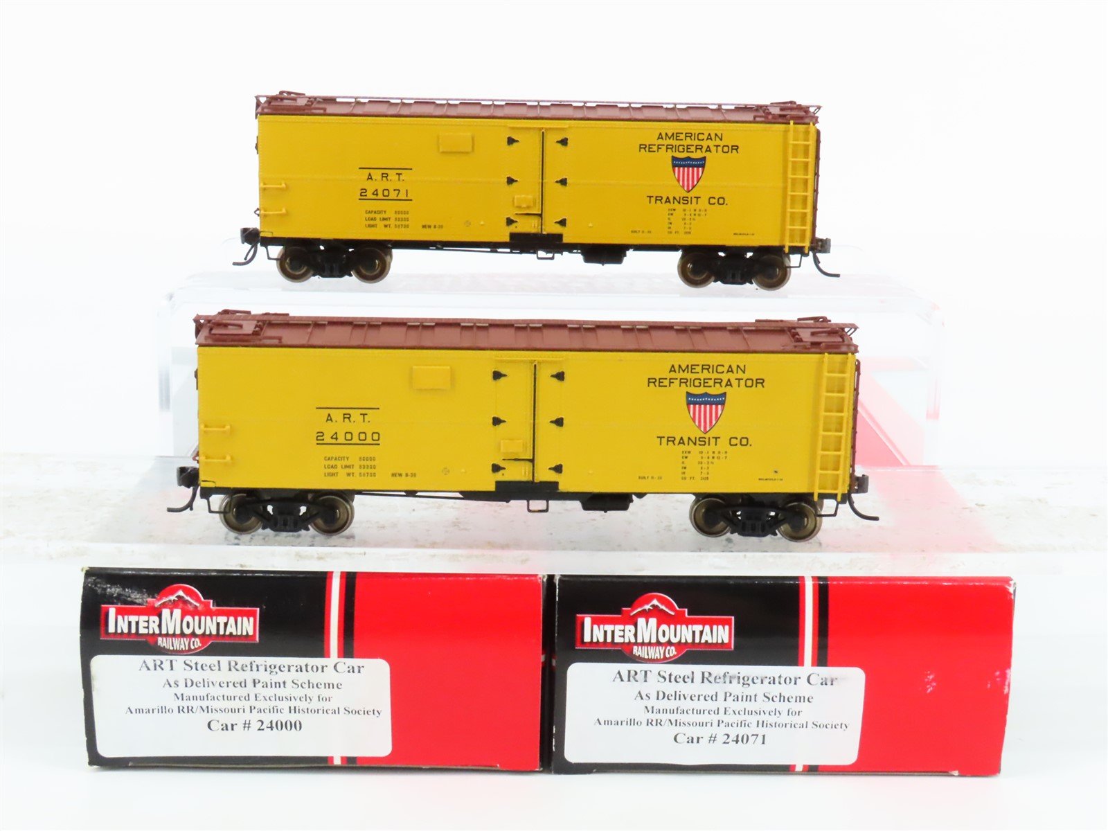 HO Scale LOT of 2 InterMountain ART American Refrigerator Transit Reefers