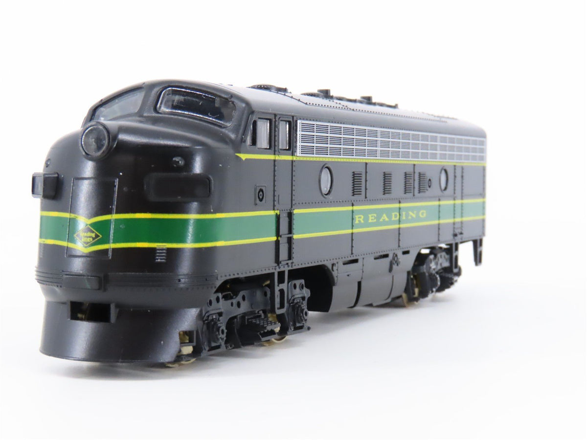 HO Scale Stewart 5617 RDG Reading F7 A/B Diesel Locomotive Set