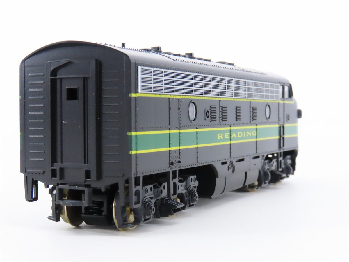 HO Scale Stewart 5617 RDG Reading F7 A/B Diesel Locomotive Set