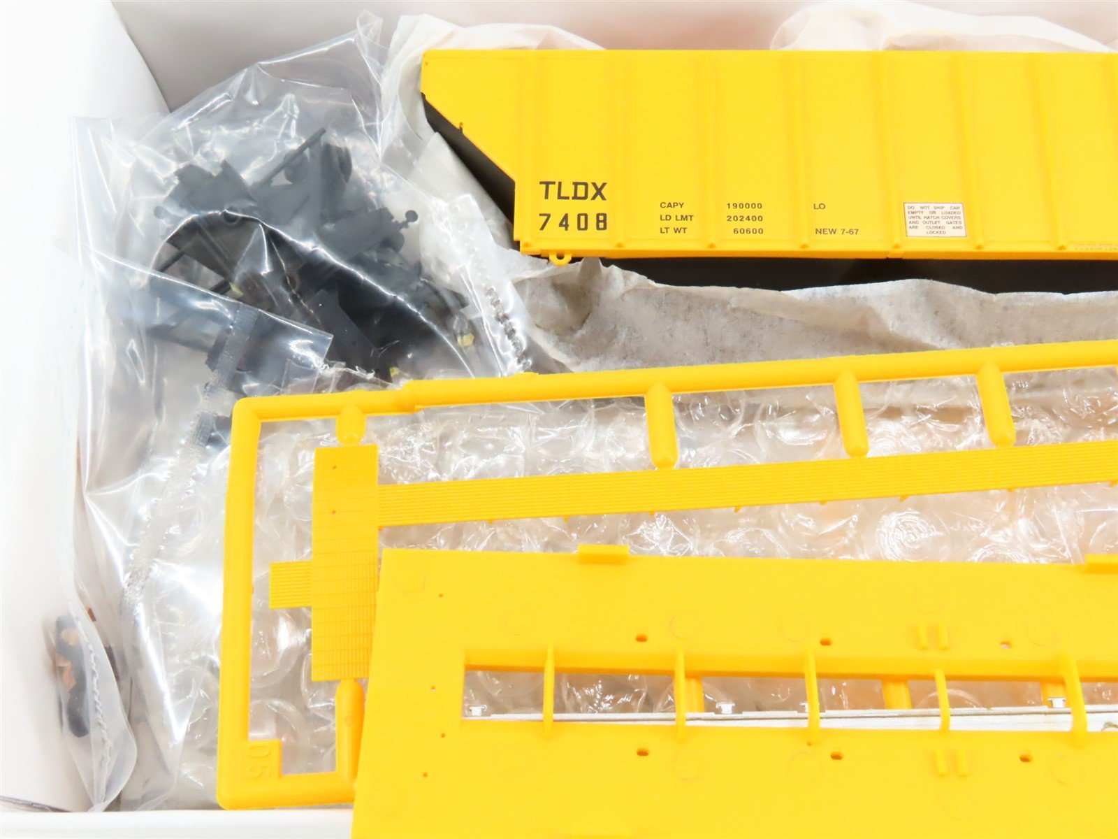 HO Scale PROTO 2000 TLDX High-Side Covered 3-Bay Hopper #7408 Kit