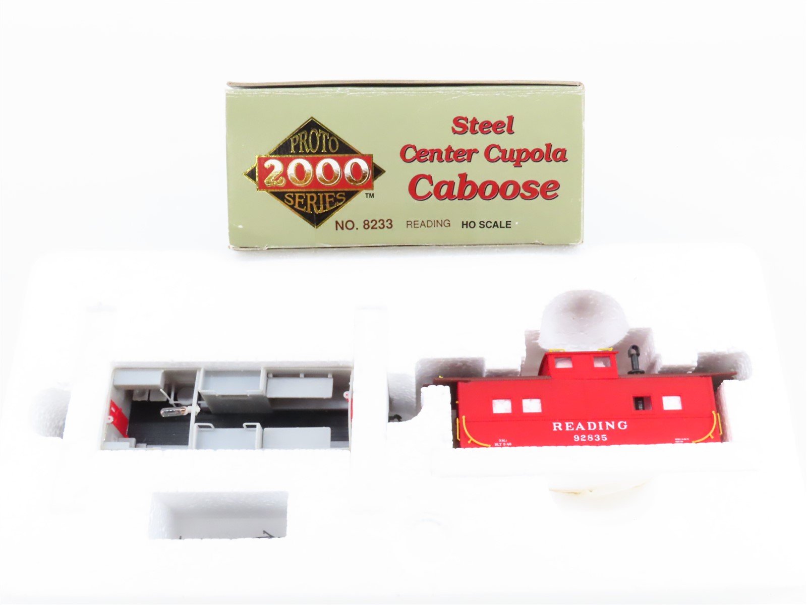 HO PROTO 2000 Kit 8233 RDG Reading Steel Center Cupola Caboose #92835 - Lighted