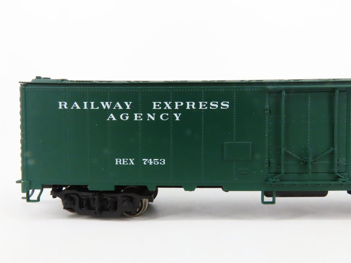 HO Scale Walthers 932-6241 REX Railway Express Agency 50&#39; Express Reefer #7453