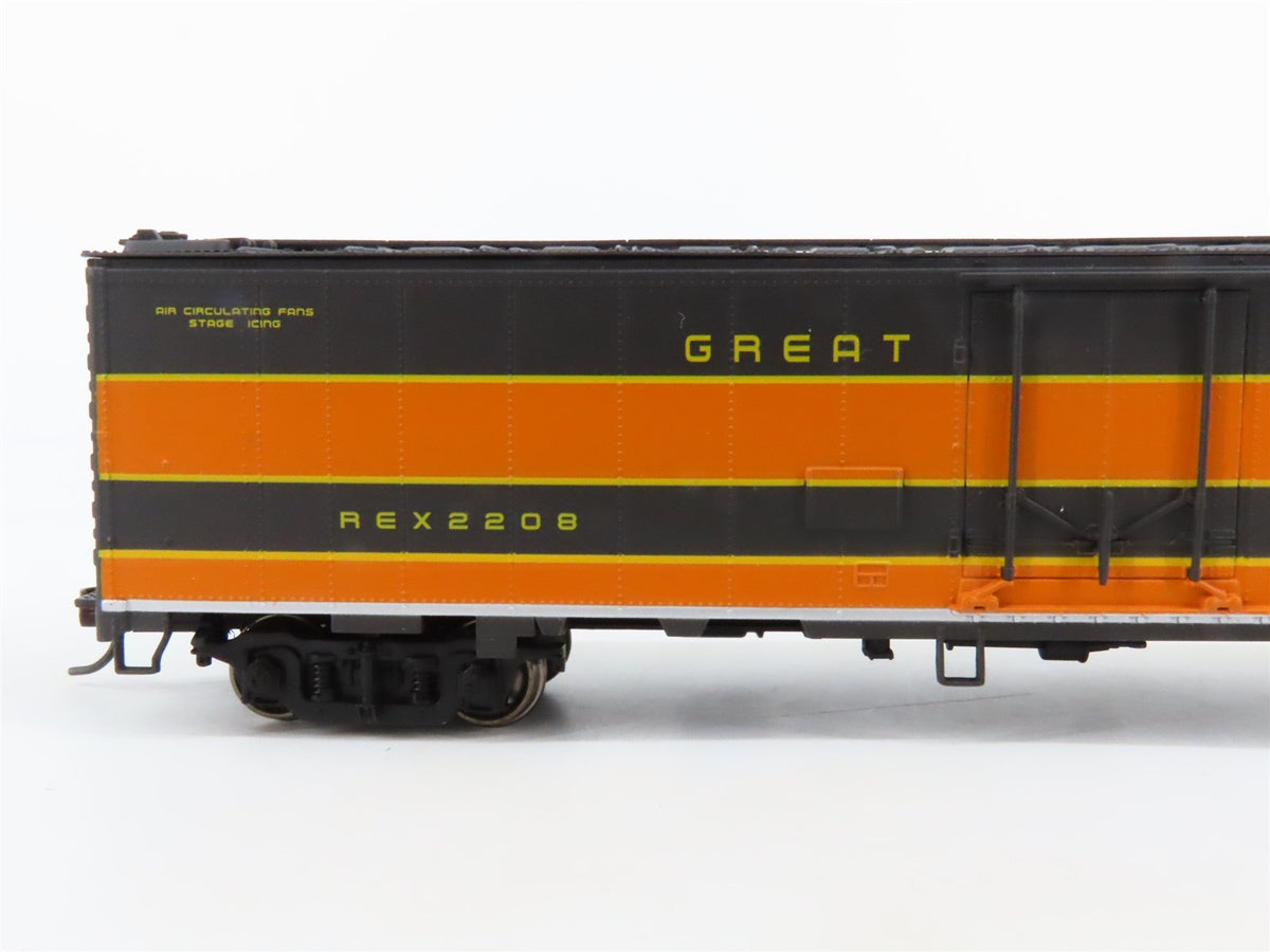 HO Scale Walthers 932-6245 REX GN Great Northern 50&#39; Express Reefer #2208