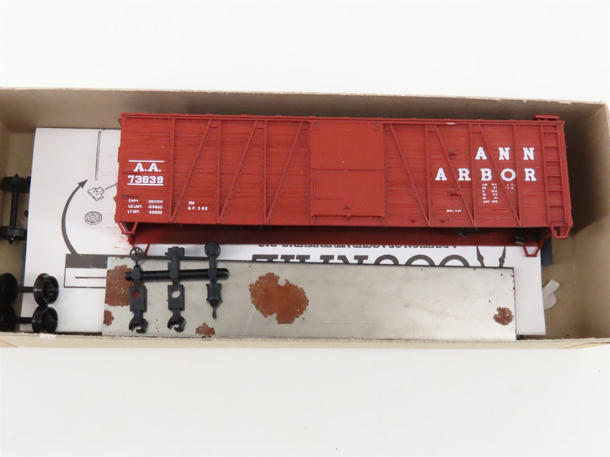 LOT of 16 HO Scale Accurail AA/NYC/UP/CNW/D&amp;H/PRR/&amp; More Box Car &amp; Hopper Kits