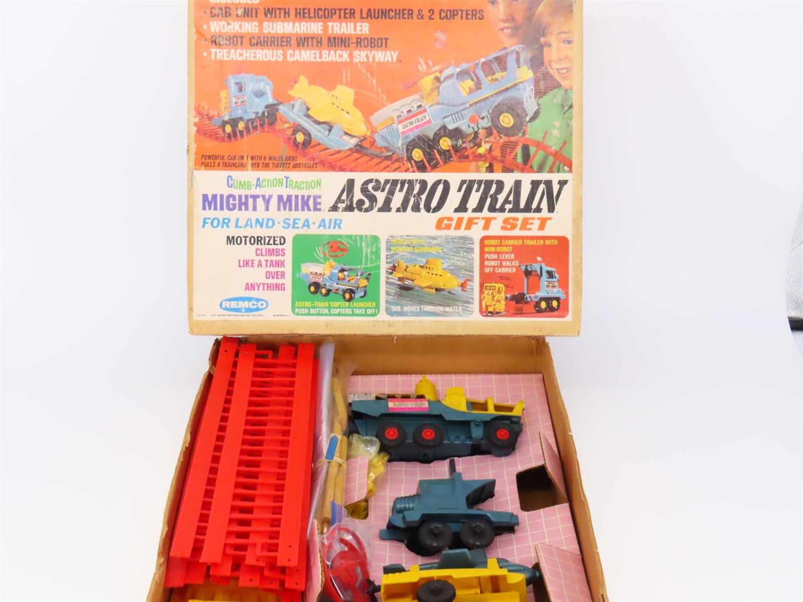 Remco Mighty Mike 7083 Astro-Train 6-Wheel Drive Set - Restored w/ Box