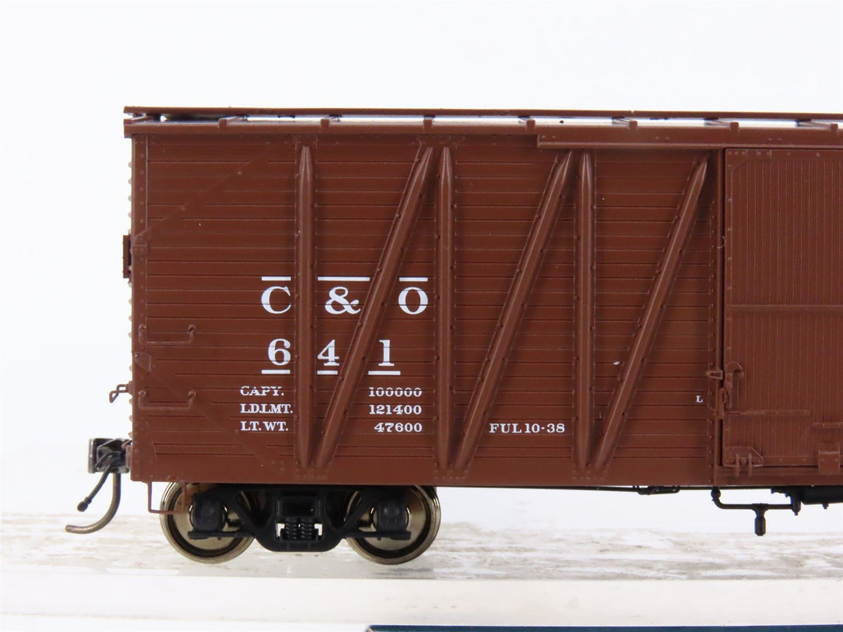 HO Scale Rapido #142004A C&amp;O Chesapeake &amp; Ohio USRA Single Sheathed Box Car #641