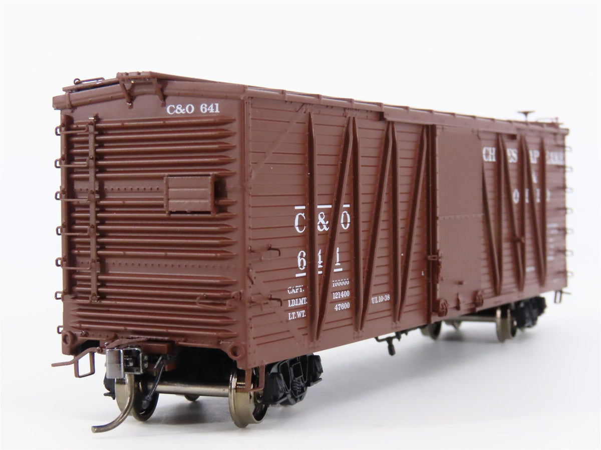 HO Scale Rapido #142004A C&amp;O Chesapeake &amp; Ohio USRA Single Sheathed Box Car #641