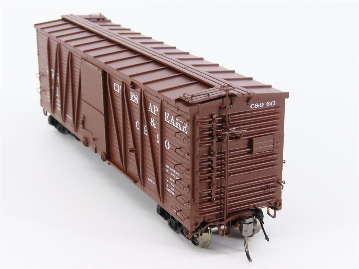 HO Scale Rapido #142004A C&amp;O Chesapeake &amp; Ohio USRA Single Sheathed Box Car #641