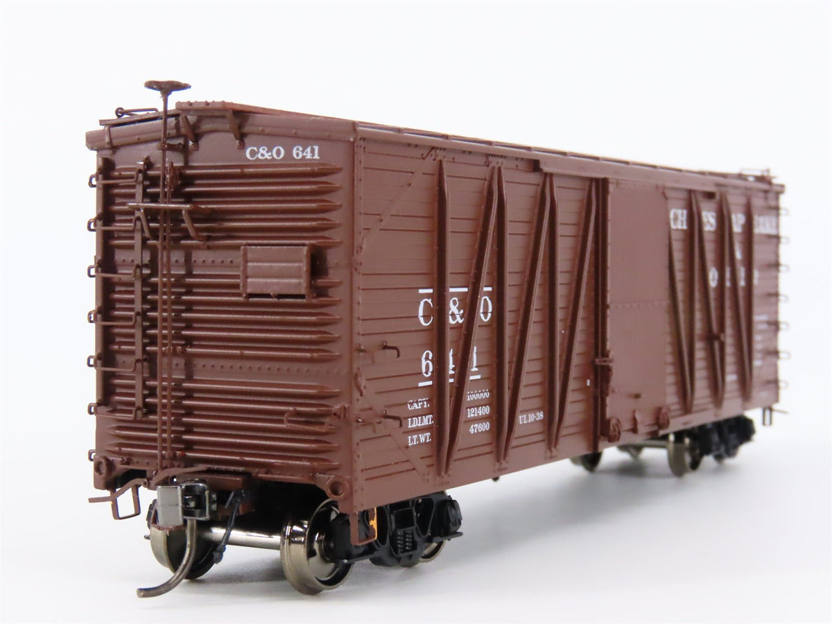 HO Scale Rapido #142004A C&amp;O Chesapeake &amp; Ohio USRA Single Sheathed Box Car #641