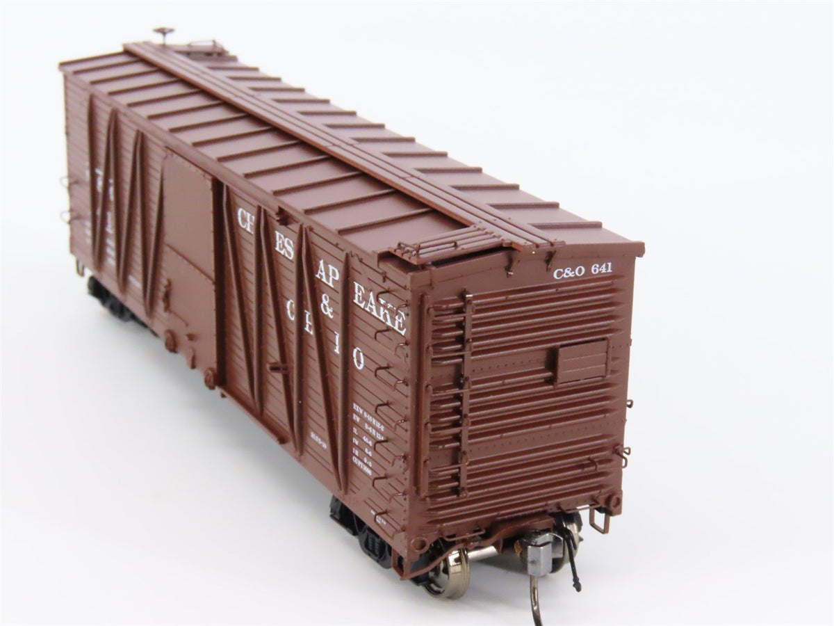 HO Scale Rapido #142004A C&amp;O Chesapeake &amp; Ohio USRA Single Sheathed Box Car #641