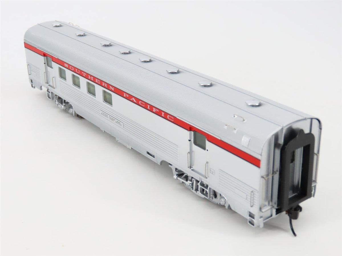 HO Scale Walthers Proto 920-13068 SP Southern Pacific 63&#39; Budd RPO Passenger Car