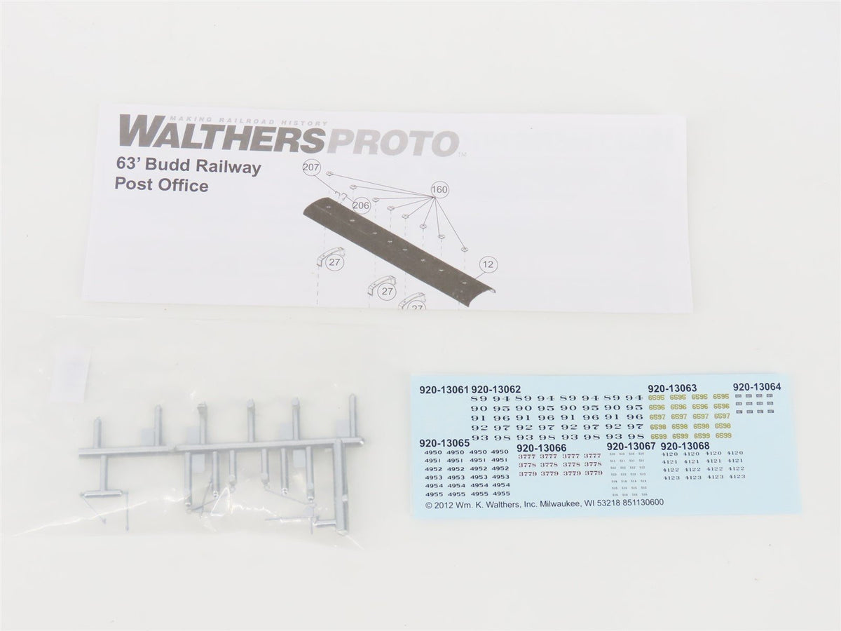 HO Scale Walthers Proto 920-13068 SP Southern Pacific 63&#39; Budd RPO Passenger Car