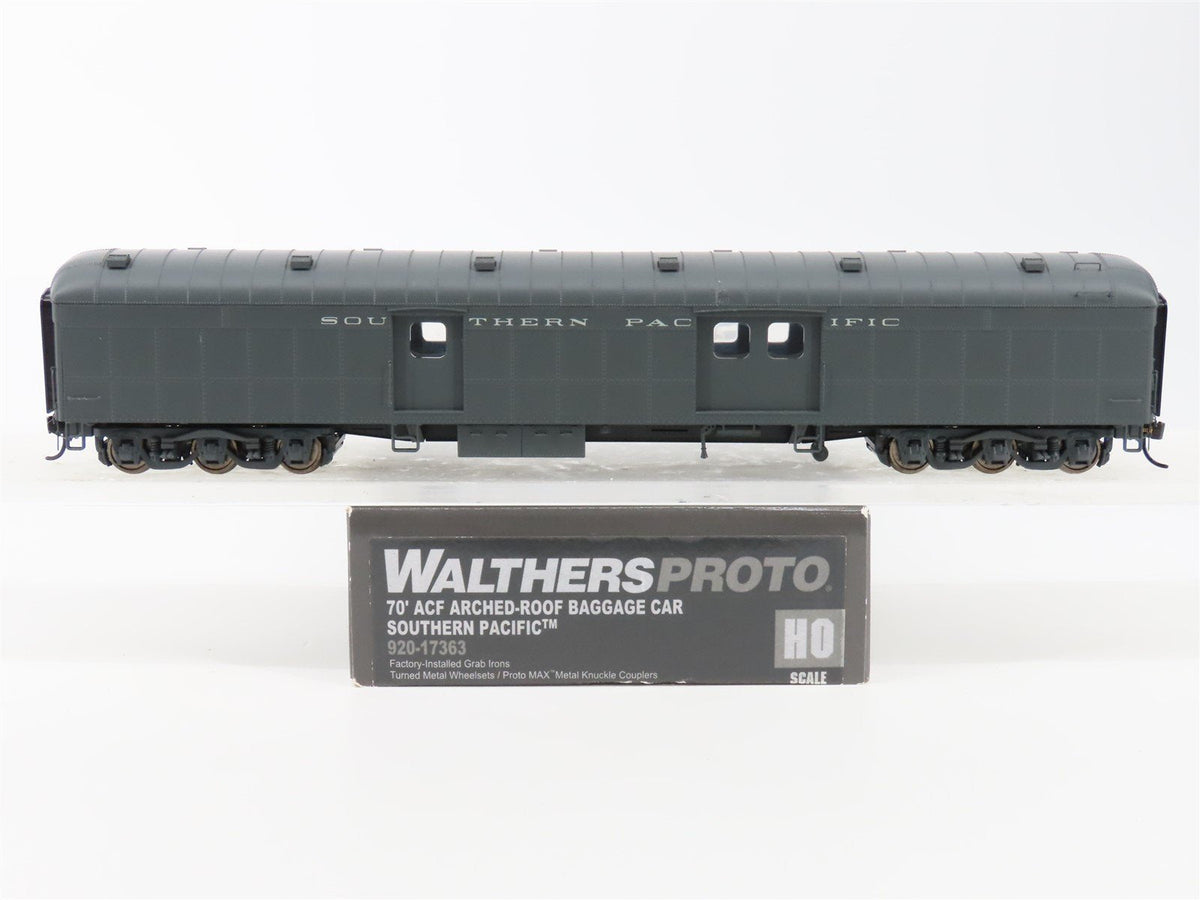 HO Walthers Proto 920-17363 SP Southern Pacific 70&#39; Arch-Roof Baggage Passenger