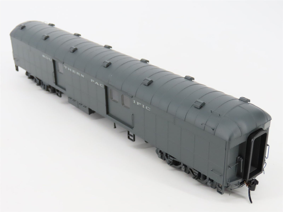 HO Walthers Proto 920-17363 SP Southern Pacific 70&#39; Arch-Roof Baggage Passenger