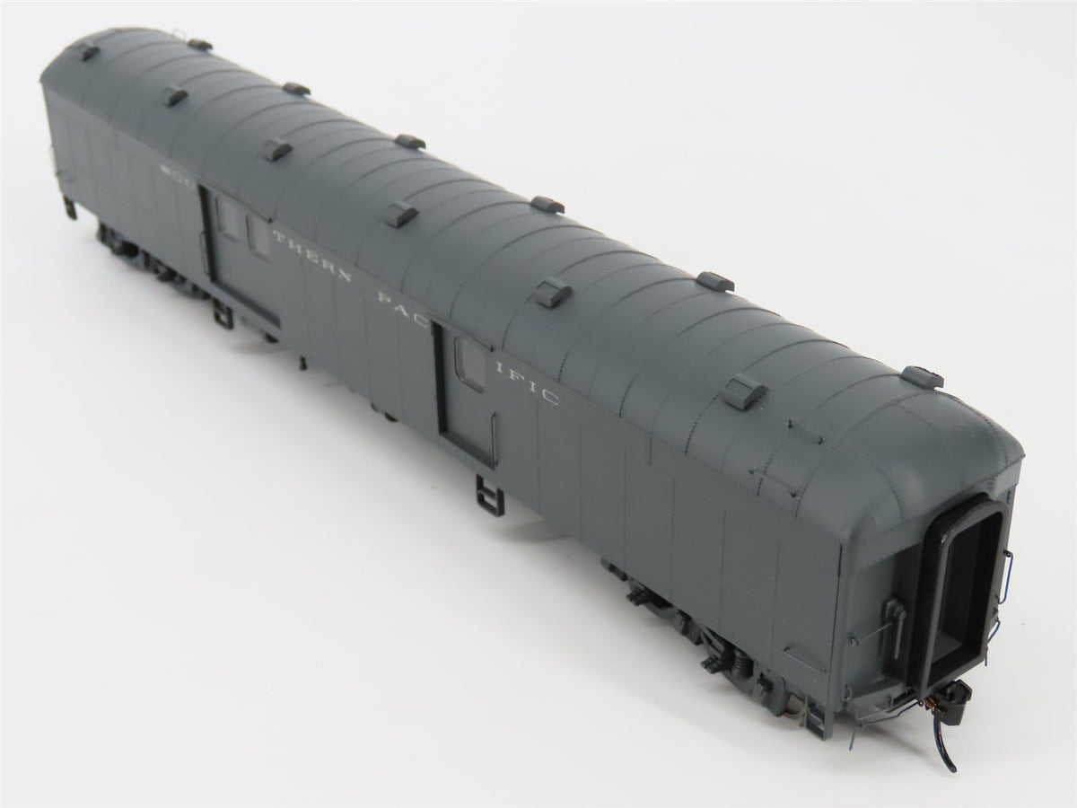 HO Walthers Proto 920-17363 SP Southern Pacific 70&#39; Arch-Roof Baggage Passenger