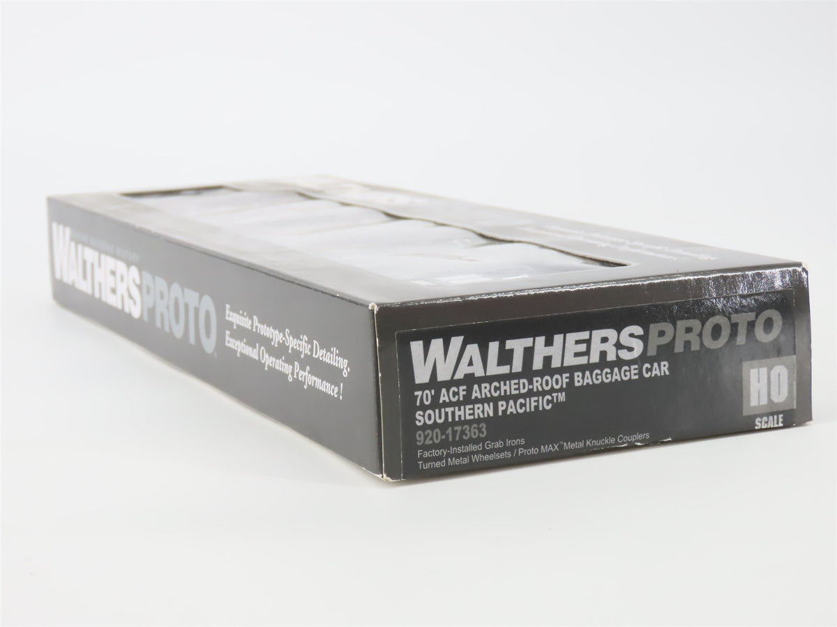 HO Walthers Proto 920-17363 SP Southern Pacific 70&#39; Arch-Roof Baggage Passenger