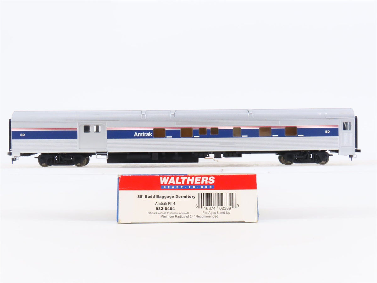 HO Scale Walthers 932-6464 AMTK Amtrak 85&#39; Budd Baggage Dormitory Passenger Car