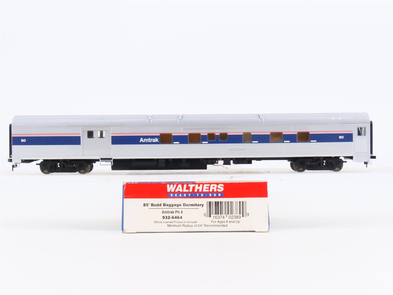 HO Scale Walthers 932-6464 AMTK Amtrak 85' Budd Baggage Dormitory Passenger Car