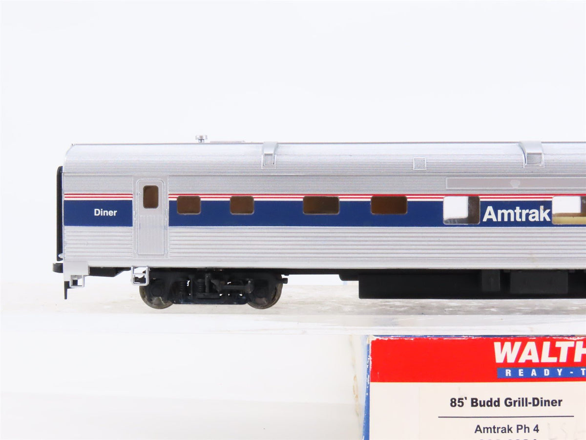 HO Scale Walthers 932-6324 AMTK Amtrak 85&#39; Budd Grill-Diner Passenger Car