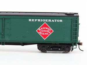 HO Scale Walthers 932-25471 REX Railway Express Agency 50' Wood Reefer 2-Pack