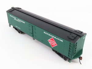 HO Scale Walthers 932-25471 REX Railway Express Agency 50' Wood Reefer 2-Pack