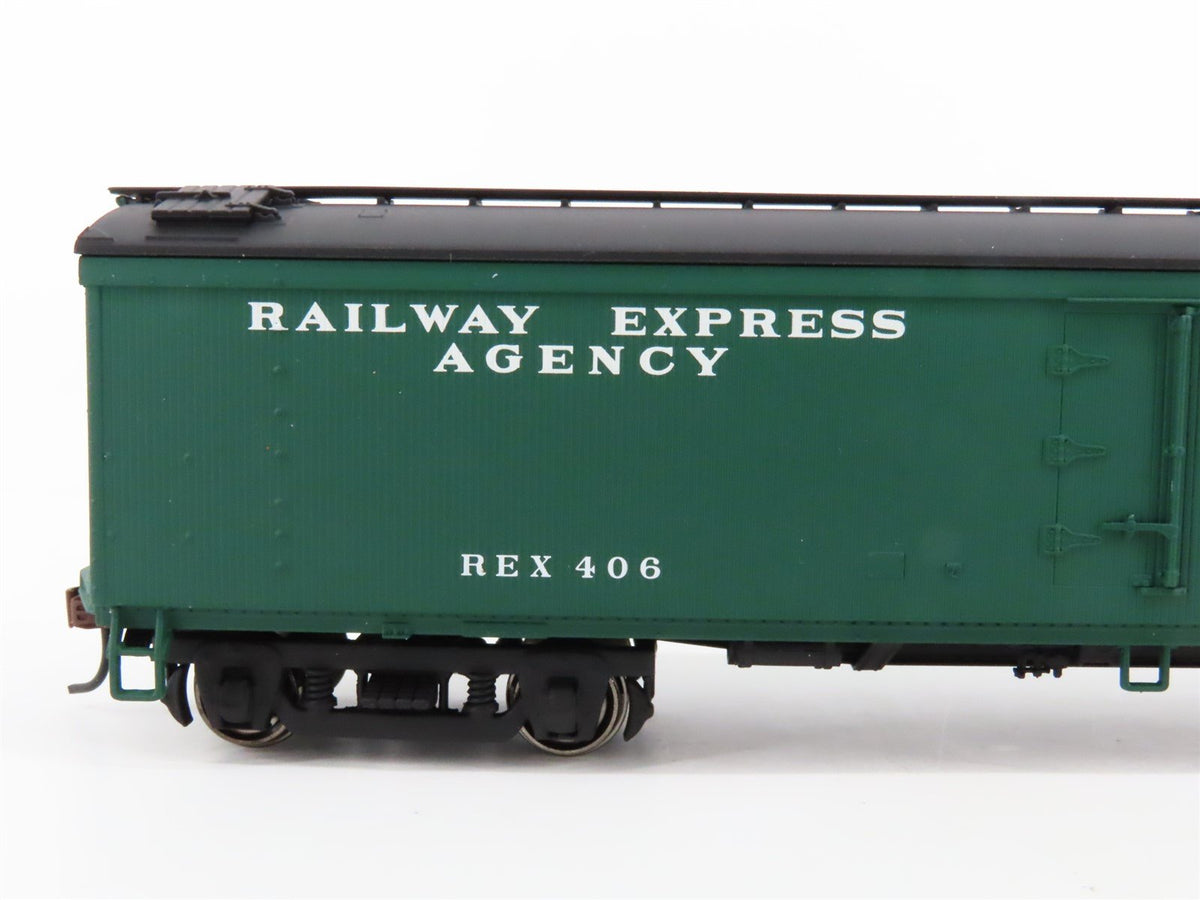 HO Scale Walthers 932-25471 REX Railway Express Agency 50&#39; Wood Reefer 2-Pack