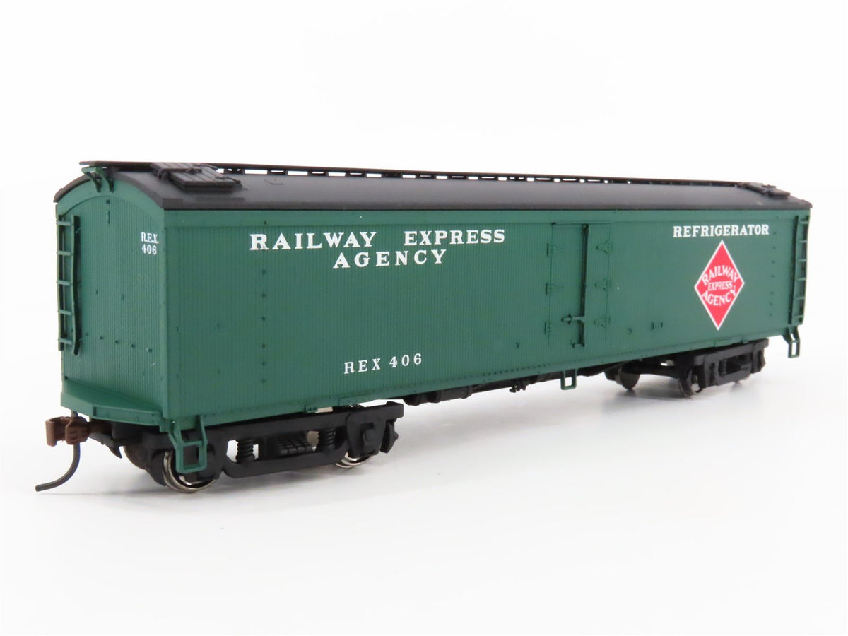 HO Scale Walthers 932-25471 REX Railway Express Agency 50&#39; Wood Reefer 2-Pack