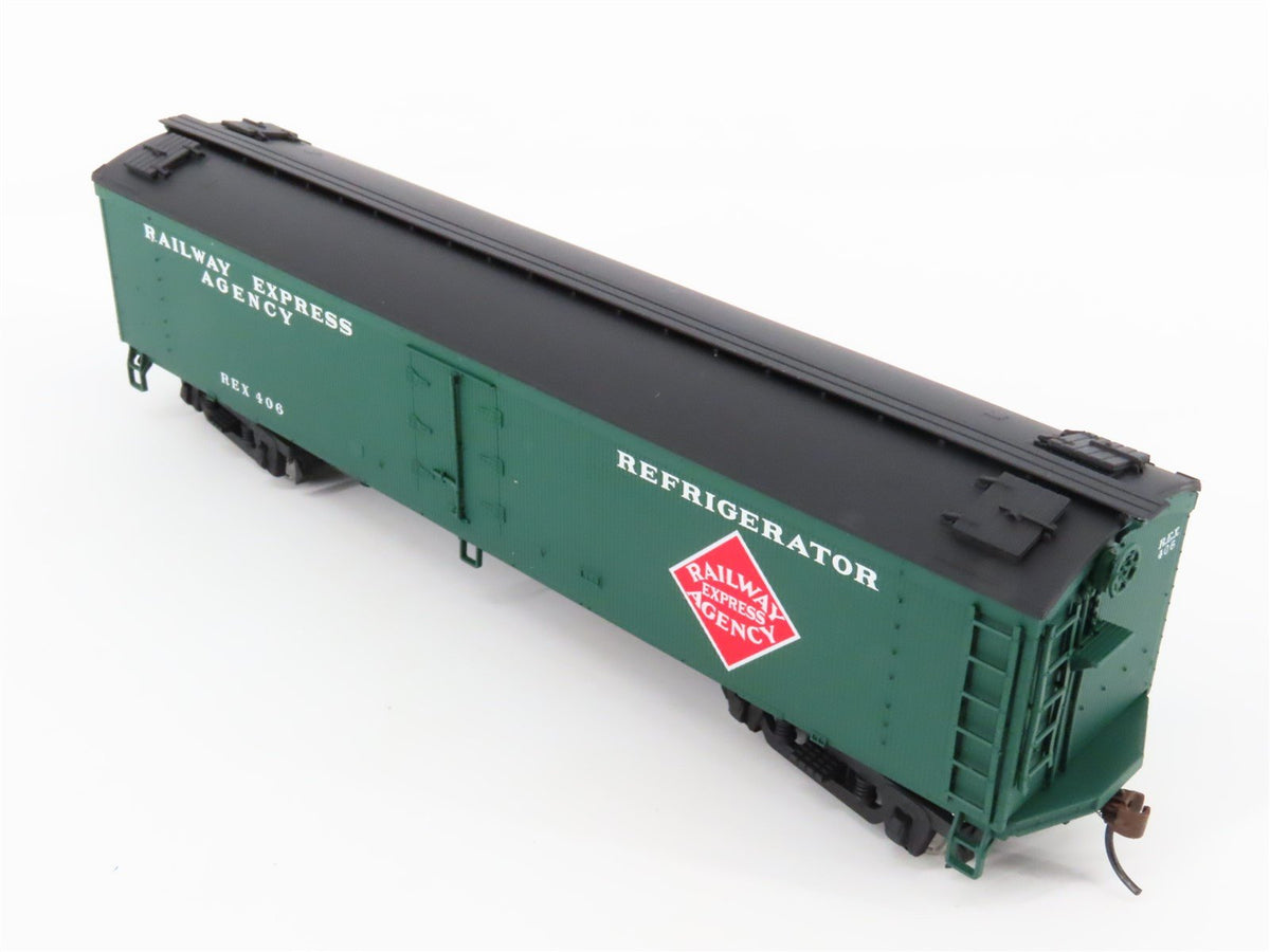 HO Scale Walthers 932-25471 REX Railway Express Agency 50&#39; Wood Reefer 2-Pack