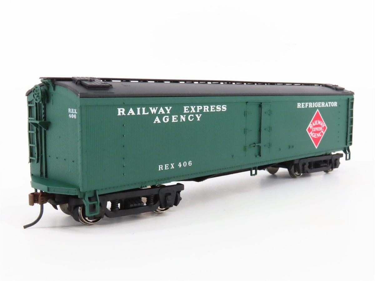 HO Scale Walthers 932-25471 REX Railway Express Agency 50&#39; Wood Reefer 2-Pack