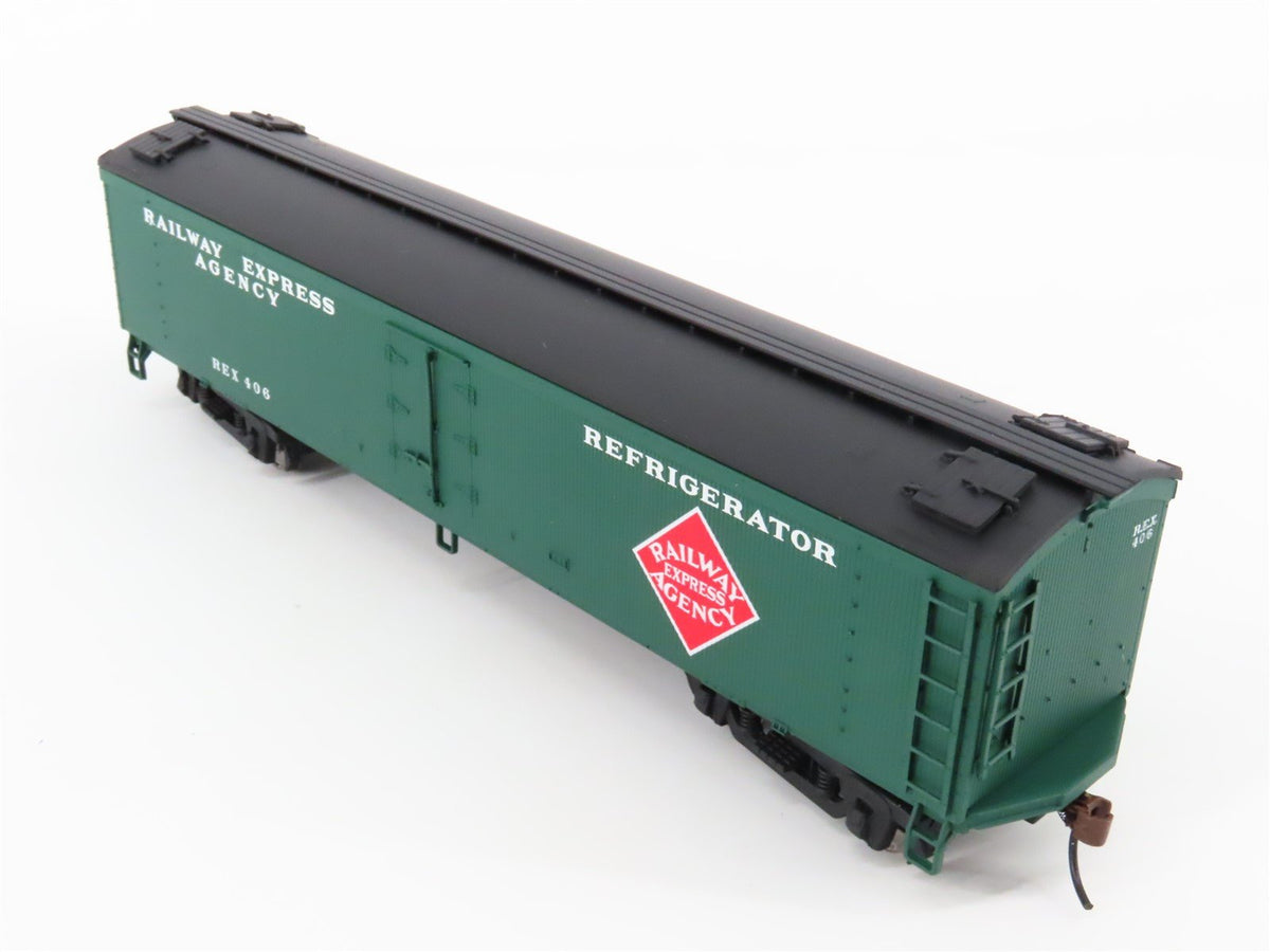 HO Scale Walthers 932-25471 REX Railway Express Agency 50&#39; Wood Reefer 2-Pack