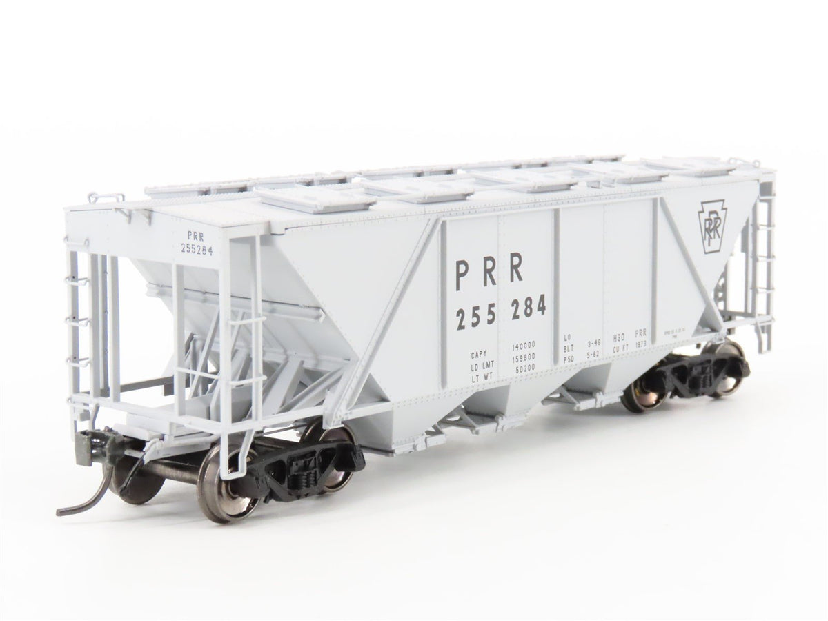 HO Bowser Executive Line #40719 PRR Keystone Gray 3-Bay Covered Hopper #255284