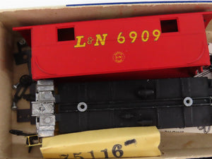 Lot of 2 HO Scale Mantua/Roundhouse L&N/Southern Caboose Kits