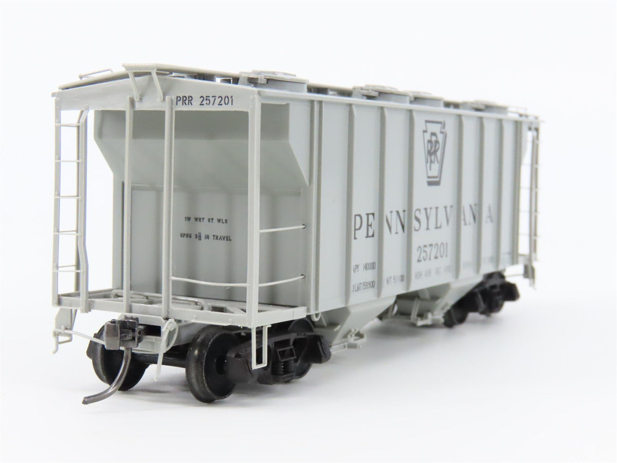 HO Scale Kadee 8335 PRR Pennsylvania Railroad 2-Bay Covered Hopper #257201