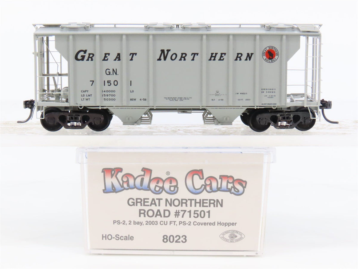 HO Scale Kadee 8023 GN Great Northern Railroad 2-Bay Covered Hopper #71501