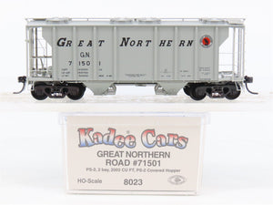 HO Scale Kadee 8023 GN Great Northern Railroad 2-Bay Covered Hopper #71501