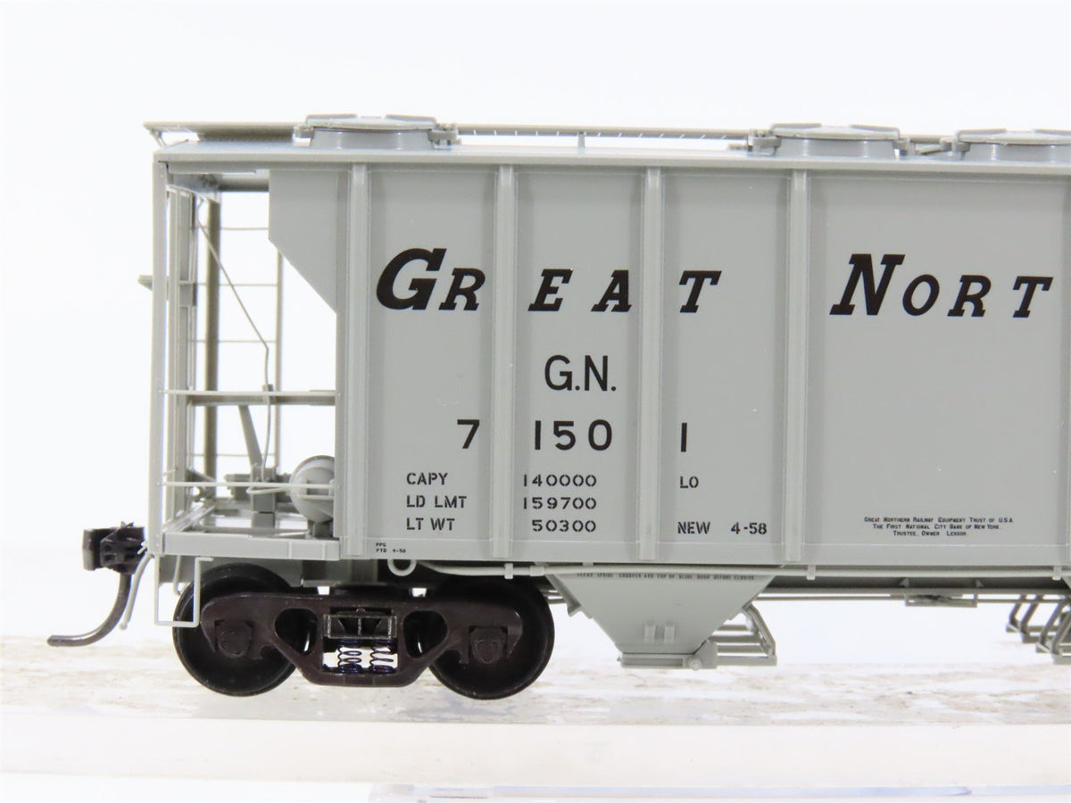 HO Scale Kadee 8023 GN Great Northern Railroad 2-Bay Covered Hopper #71501