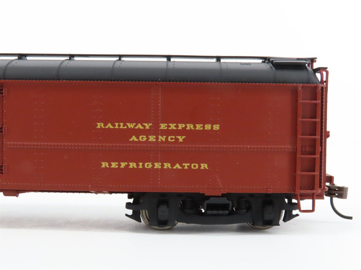 HO Scale Walthers #932-5885 PRR Pennsylvania R50B Express Reefer #2764