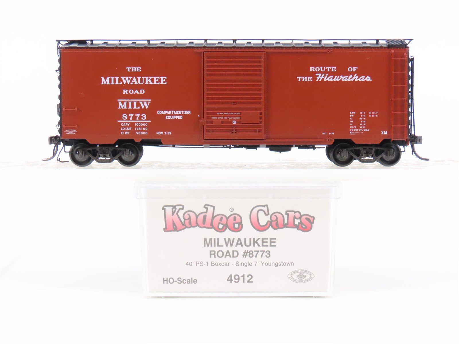 HO Kadee 4912 MILW Milwaukee Road "Hiawatha" 40' Single Door Box Car #8773