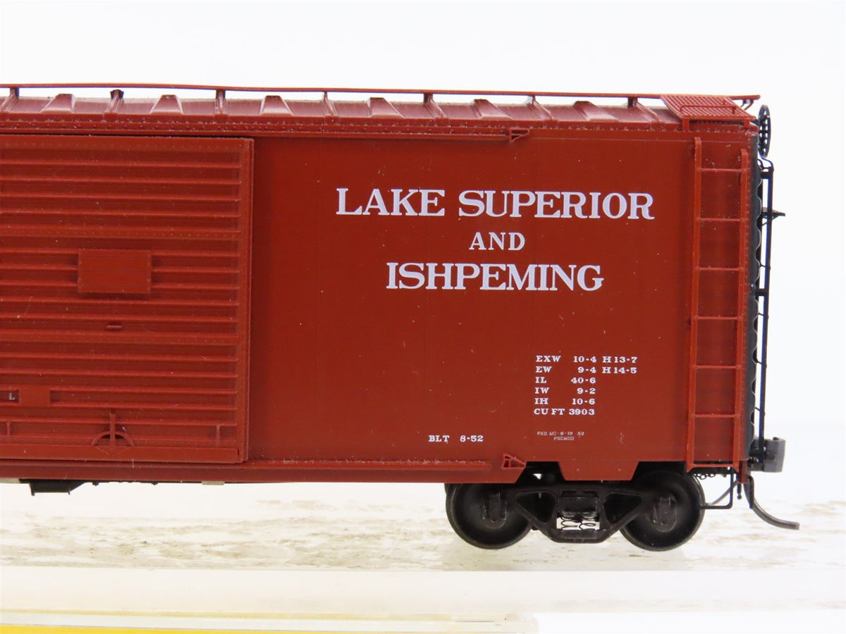 HO Scale Kadee 5006 LS&amp;I Lake Superior &amp; Ishpeming 40&#39; Single Door Box Car #2422