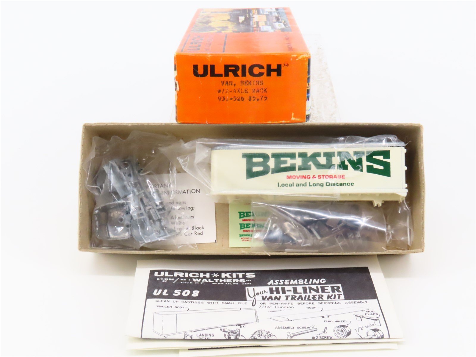 HO Scale Ulrich Kit #931-526 Undecoated 2-Axle Mack Semi-Truck w/Bekins Trailer