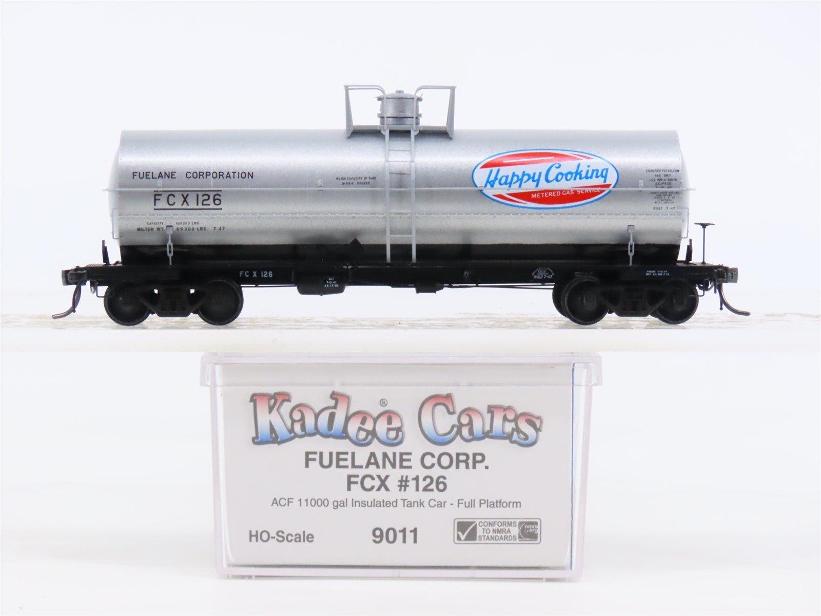 HO Scale Kadee 9011 FCX Fuelane Corporation "Happy Cooking" Tank Car #126