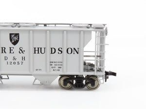 LOT of 2 HO Scale Atlas 1857/1808 D&H Delaware & Hudson 2-Bay Hopper Cars